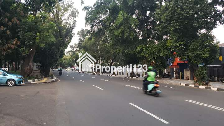 Dijual Rumah Tua di Jl.Wijaya 1, Petogogan, Kecamatan Kebayoran Lama, Jakarta Selatan - 3