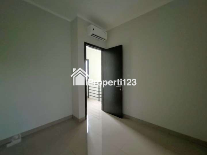 Rumah Siap Huni Cluster Regia Summarecon Crown Gading Bekasi - 5