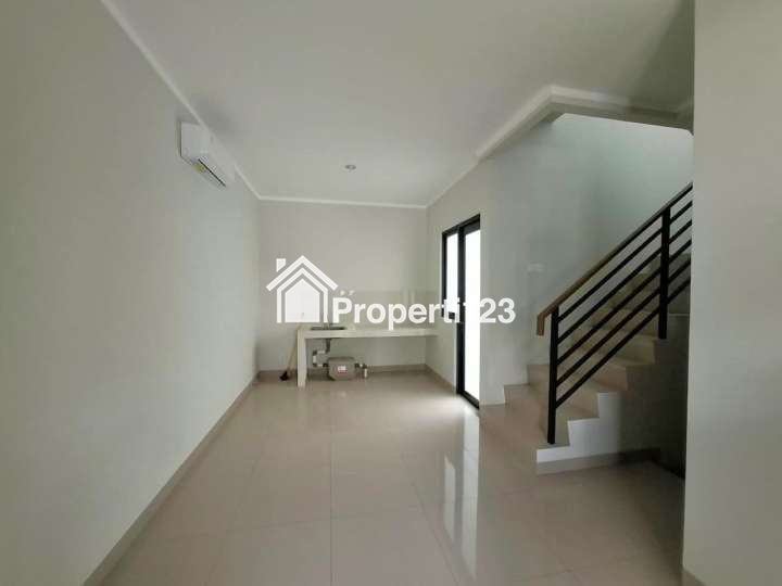 Rumah Siap Huni Cluster Regia Summarecon Crown Gading Bekasi - 2