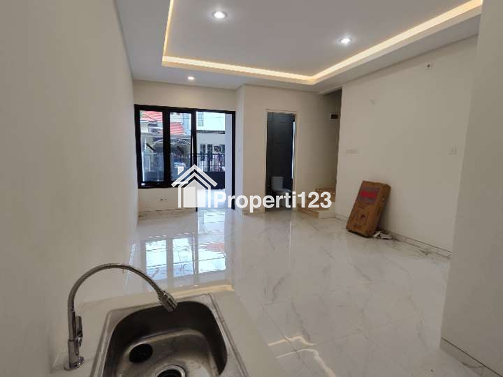 Rumah Modern Baru Gress Lokasi Mulyosari Mulyorejo Surabaya Timur - 6
