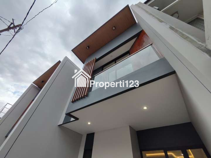 Rumah Modern Baru Gress Lokasi Mulyosari Mulyorejo Surabaya Timur - 2