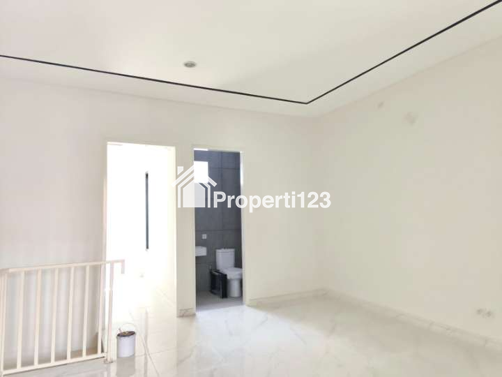 Rumah Modern Baru Gress Lokasi Mulyosari Mulyorejo Surabaya Timur - 4