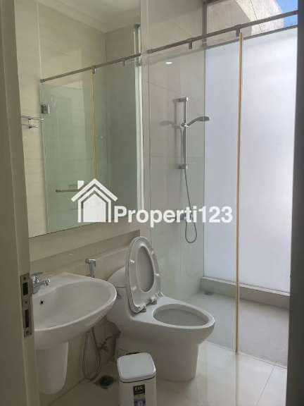 Dijual Rumah Mewah Full Furnished Cluster Exclusif Santiago Rosa – Pakuwon City, Surabaya - 5