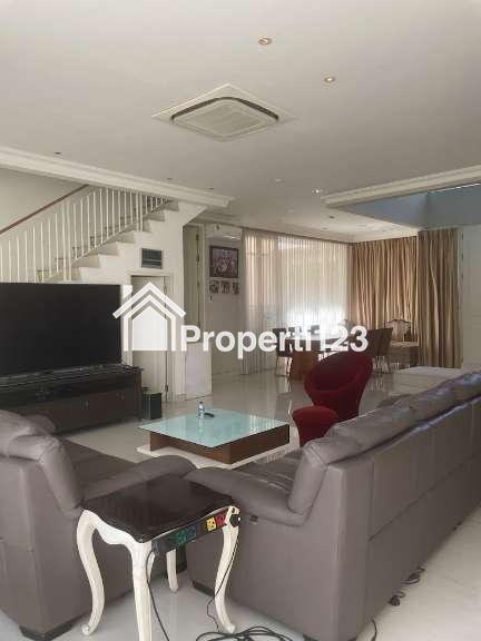 Dijual Rumah Mewah Full Furnished Cluster Exclusif Santiago Rosa – Pakuwon City, Surabaya - 2