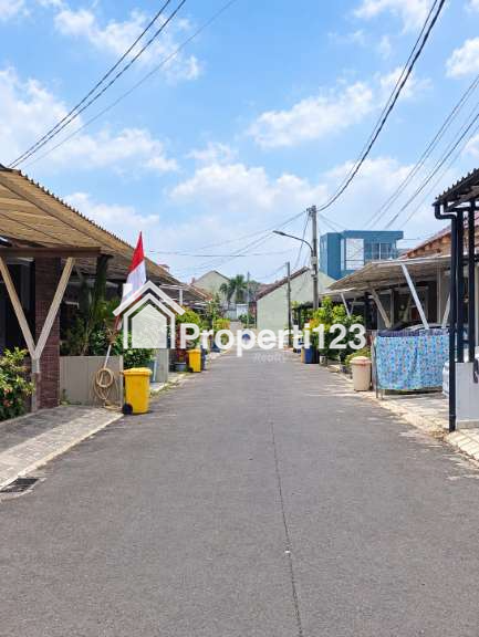 Rumah second dalam cluster di Mampang Depok - 3