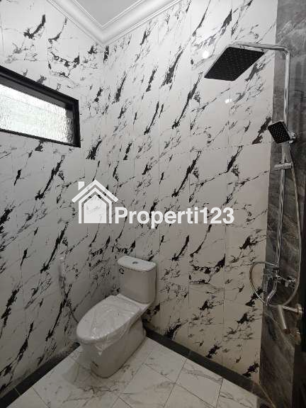 Rumah Baru Dalam Komplek di Pondok Bambu Jaktim - 3