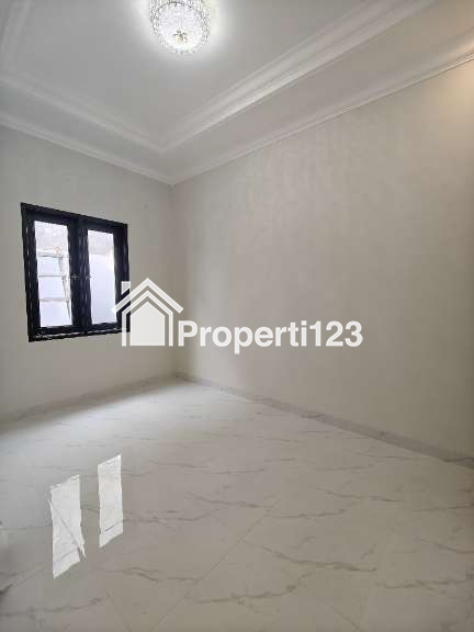 Rumah Baru Dalam Komplek di Pondok Bambu Jaktim - 6