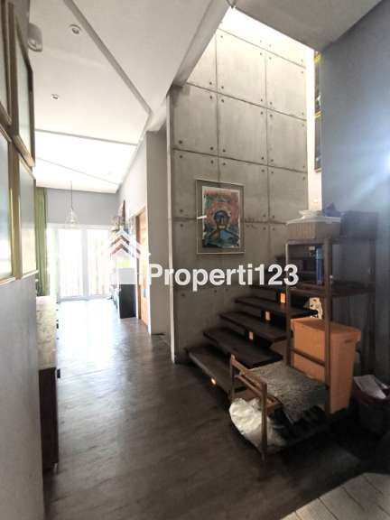 Rumah Modern Industrial Furnished Cempaka Baru Kemayoran Jakarta Pusat - 20
