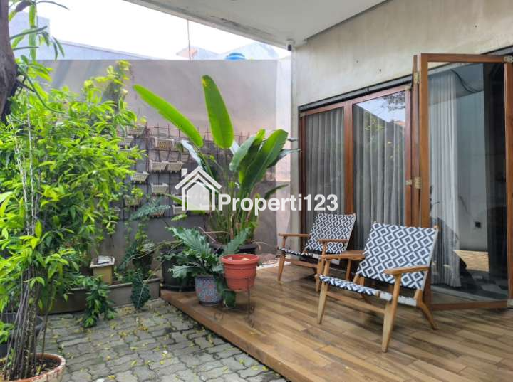 Rumah Modern Industrial Furnished Cempaka Baru Kemayoran Jakarta Pusat - 4