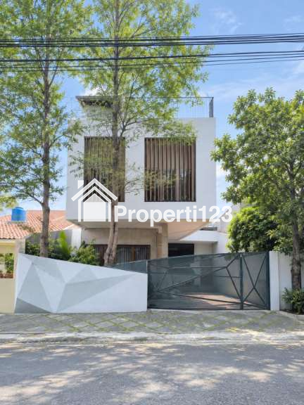 Rumah Modern Industrial Furnished Cempaka Baru Kemayoran Jakarta Pusat - 2