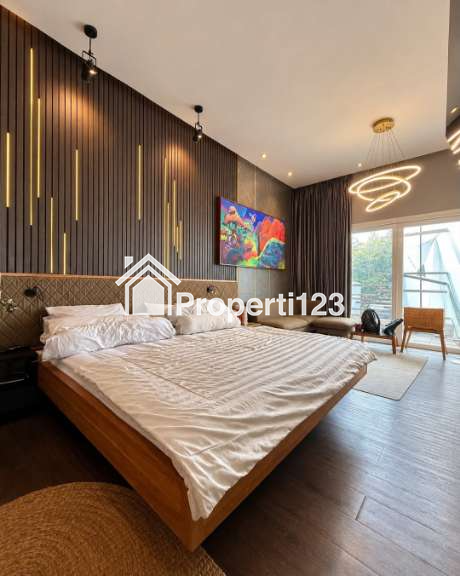 Rumah Modern Industrial Furnished Cempaka Baru Kemayoran Jakarta Pusat - 16