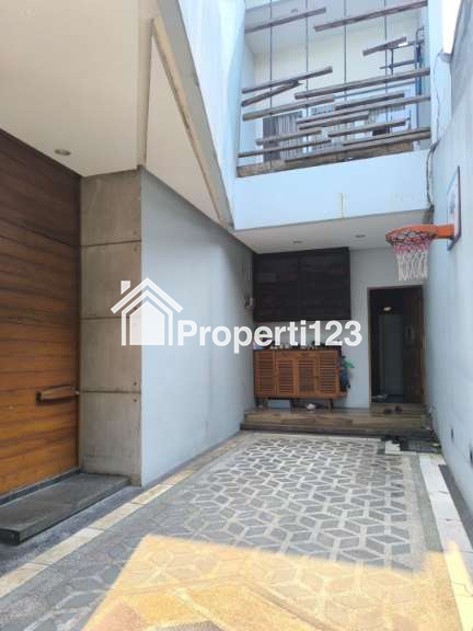 Rumah Modern Industrial Furnished Cempaka Baru Kemayoran Jakarta Pusat - 3