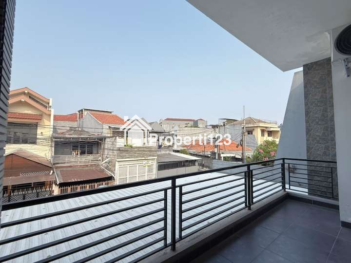 Rumah Strategis Tanah Tinggi Johar Baru Senen Jakarta Pusat - 14
