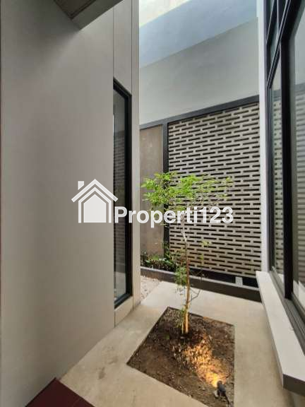 Rumah Baru 2 Lantai Rooftop di Duren Sawit Jakarta Timur - 5