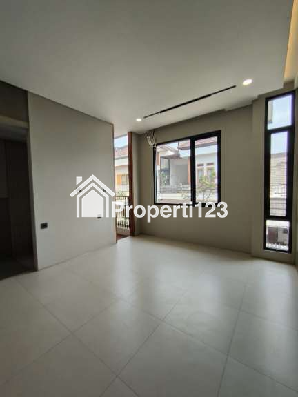 Rumah Baru 2 Lantai Rooftop di Duren Sawit Jakarta Timur - 6
