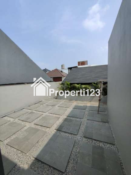 Rumah Baru 2 Lantai Rooftop di Duren Sawit Jakarta Timur - 8