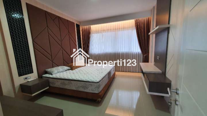 Rumah Semi Furnished Di Perumahan Royal Residence Surabaya Barat - 2