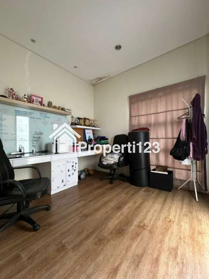 Rumah 2 lantai siap huni di bekasi selatan - 5