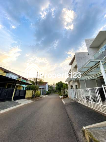 Rumah 2 lantai siap huni di bekasi selatan - 2