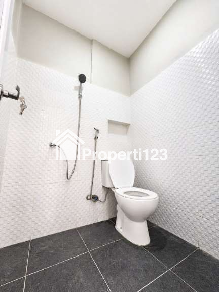 Rumah Baru Renovasi Fully Furnished Setu Tangerang Selatan - 13