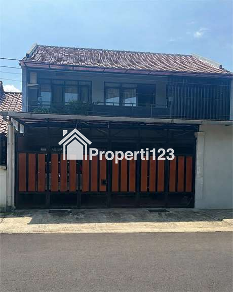 Rumah Modern Tropis Minimalis Siap Huni 4 Kamar Tidur 4 Kamar Mandi Carport  Harga Termurah Dekat Pasar Modern dan Sport Club di Batununggal Bandung - 1