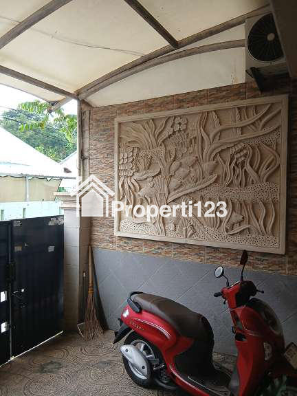 Rumah Modern Tropis 3 Kamar Tidur 2 Kamar Mandi Carport Kualitas Bangunan Premium Dekat Gerbang Tol Setu di Perumahan Setu Indah Jakarta Timur - 11