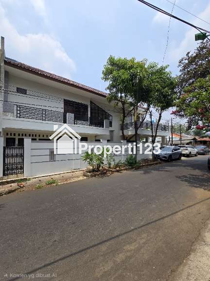 Rumah second dalam komplek akses lebar di Duren Sawit Jaktim - 1