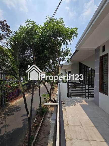 Rumah second dalam komplek akses lebar di Duren Sawit Jaktim - 3