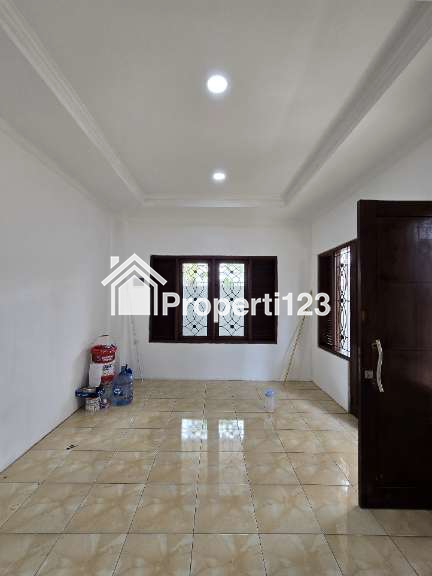 Rumah second dalam komplek akses lebar di Duren Sawit Jaktim - 9