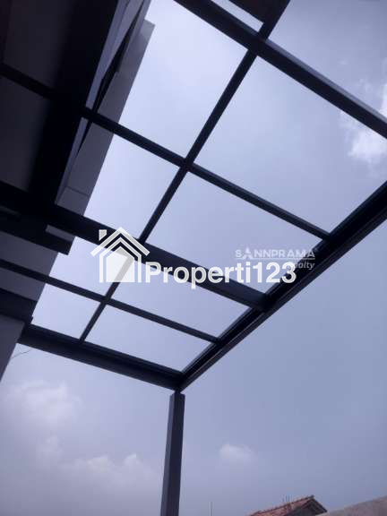 Rumah mewah 2,5 lantai murah siap huni dlm cluster diPancoran mas depok - 8