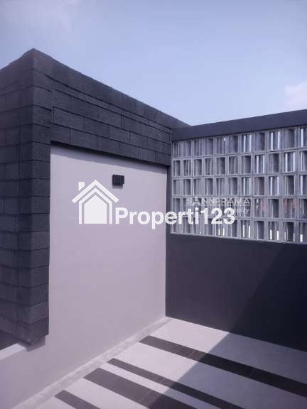 Rumah mewah 2,5 lantai murah siap huni dlm cluster diPancoran mas depok - 9