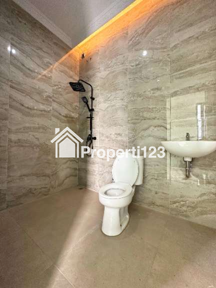Dijual Rumah Modern Dekat RSUD Jagakarsa Jakarta Selatan - 9