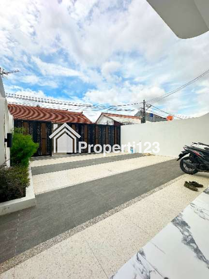 Dijual Rumah Modern Dekat RSUD Jagakarsa Jakarta Selatan - 2