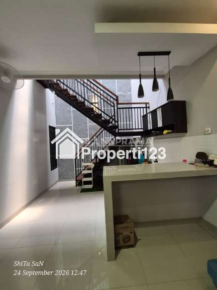 Rumah second 2 lantai murah siap huni Akses motor diPancoran Mas Depok - 4