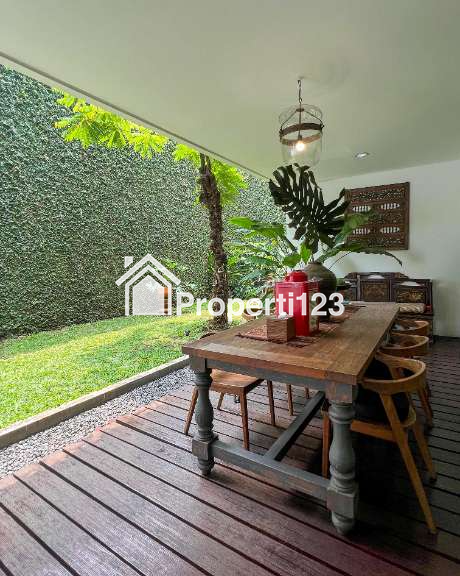 Dijual Rumah di Jl.Tirtayasa, Melawai, Kebayoran baru, Jakarta Selatan - 11