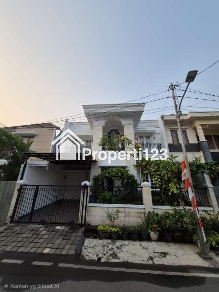 Rumah 2 lantai siap huni di cempaka putih jakarta pusat - 1