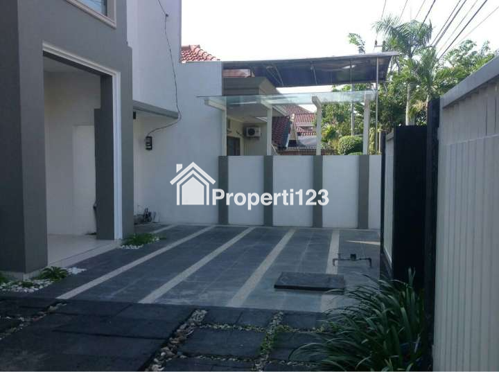 Rumah Modern Baru Gress Lokasi Strategis di Nginden Intan Sukolilo Surabaya - 5