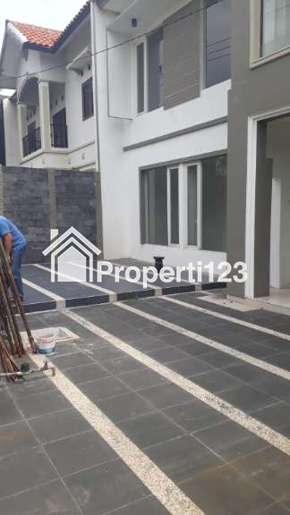 Rumah Modern Baru Gress Lokasi Strategis di Nginden Intan Sukolilo Surabaya - 11