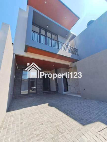 Rumah Baru Modern di Manyar Tirtoyoso Surabaya - 6