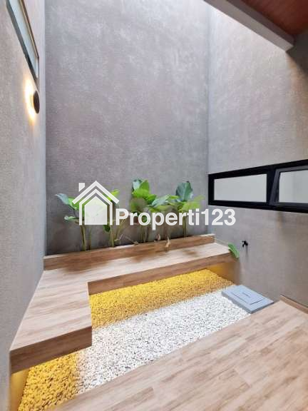 Rumah Baru Modern di Manyar Tirtoyoso Surabaya - 8