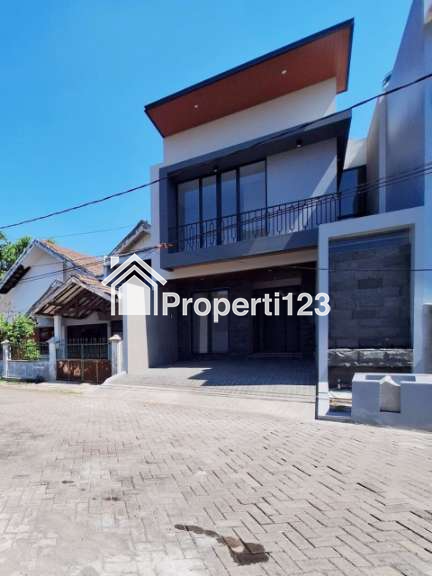 Rumah Baru Modern di Manyar Tirtoyoso Surabaya - 5
