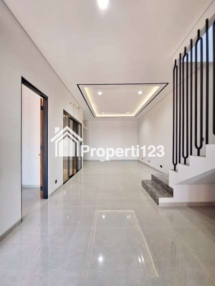 Rumah Baru Modern di Manyar Tirtoyoso Surabaya - 10