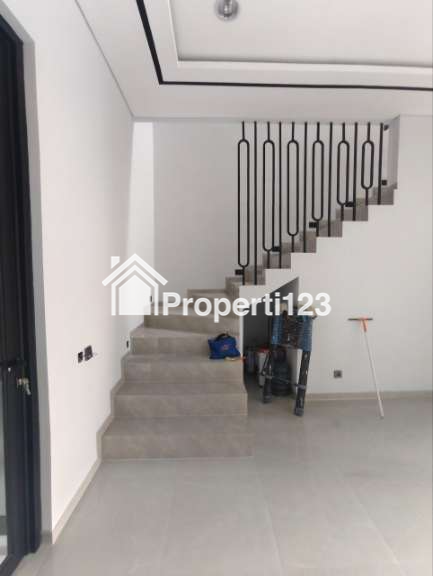 Rumah Baru Modern Siap Huni Di Perumahan Manyar Tirtoasri Surabaya - 7