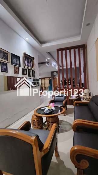 Rumah Semi Furnished 2 Lantai di Perumahan Rungkut Asri Surabaya - 6