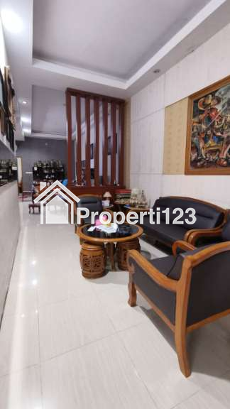 Rumah Semi Furnished 2 Lantai di Perumahan Rungkut Asri Surabaya - 8