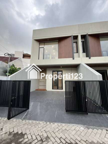 Rumah Baru Modern Klampis Semolo Sukolilo Surabaya Timur - 4