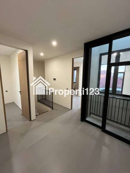Rumah Baru Modern Klampis Semolo Sukolilo Surabaya Timur - 12