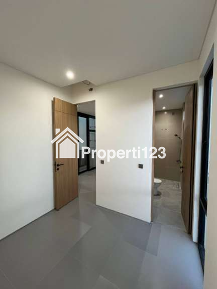 Rumah Baru Modern Klampis Semolo Sukolilo Surabaya Timur - 17