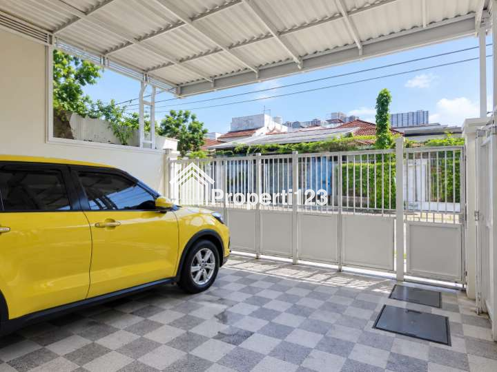 RUMAH MODERN FURNISHED 2 Lantai Di Villa Kalijudan Indah Mulyorejo Surabaya - 3