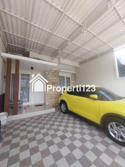 RUMAH MODERN FURNISHED 2 Lantai Di Villa Kalijudan Indah Mulyorejo Surabaya - 2